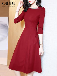 ชุดเดรสยาวปานกลางสีแดงคอวีแขนกุดทรงเอเอวสูง แฟชั่นฤดูใบไม้ร่วงสำหรับผู้หญิง สไตล์ย้อนยุค เดรสยาวปานกลางแบบสวมหัว