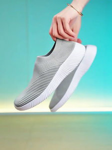 【MIUN】รองเท้าผ้าใบผู้หญิงแฟชั่น รองเท้าลื่นถักนิตติ้งผู้หญิง ระบายความสะดวกสบายให้น้ำหนักเบาบนรองเท้า