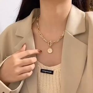 New Personalized Beauty with Collar Necklace for Women Double Layer Necklace Elegant Double Layer Minimalist Neckchain