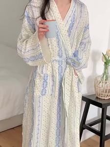 Áo Ngủ Nữ Họa Tiết Hoa Sọc Cổ Điển Ngọt Ngào Tươi Mới Dài Tay Dài Đến Giữa Bắp Chân Chất Liệu Polyester Và Elastane Kiểu Dáng Thanh Lịch Thích Hợp Mặc Nhà Hoặc Tắm Dành Cho Mùa Xuân Và Mùa Thu.