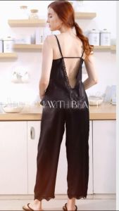 Đồ bộ mặc nhà WANNABE BDS39 đồ bộ quần dài phối áo viền ren dây vai cổ tạo nên vẻ đẹp nữ tính cho người mặc