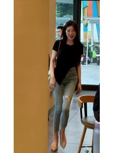 High Waist Slimming Denim Jeans Womens Summer 2025 New Korean Style Hole Nine Points Small Foot Pencil Pants Cotton Elastic