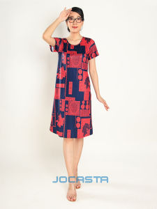 Đầm Trung Niên Dáng Suông Cổ Tròn Ngắn Tay Màu Đỏ Đen Họa Tiết Hoa Văn Độc Lạ