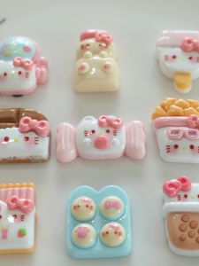 เค้กสุดหวานของ Kati Cat Cartoon Resin เครื่องประดับ DIY แฮนด์เมด กล่องของขวัญ ติดโทรศัพท์มือถือ กระดุมผม ติดตู้เย็น เสื้อกั๊ก กระเป๋าสตางค์