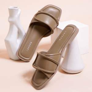 SANDAL LAPEPA NAOMI Sendal Wanita Teplek Empuk Flat Cewek Kasual Pergi Jalan Official Store