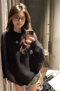 American Hip Hop Black Sweatshirt for Women Loose Oversize Style Casual Versatile Pullover with Long Sleeves for Spring Autumn