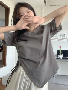 Áo Thun Nữ Tay Ngắn Dáng Rộng Phong Cách Hàn Quốc Mùa Hè 2025 Mới Không Đều Xếp Ly Áo Thun Cổ Tròn Màu Trơn