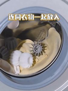 YAYA（ขนาดใหญ่ 6*4cm）Washing ball ลูกบอลซักผ้า ลูกบอลซิลิโคน ใช้ซ้ําได้ สําหรับซักผ้า เครื่องซักผ้า