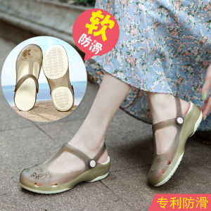 รองเท้าแตะแบบมีรูสำหรับผู้หญิงในฤดูร้อน รองเท้าแตะแบบมีหัวเข็มขัดส้นหนาสบาย สวมใส่สบาย ระบายอากาศได้ดี รองเท้าแตะแบบสวมสบายสำหรับคุณแม่