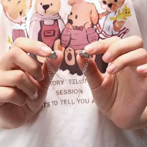 Clip Pakaian Magnetik: Solusi Praktis untuk Mengganti Pakaian Anak