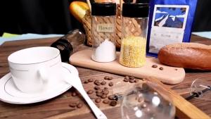 100ML-300ML Clear Plastic Spice Jar with Shaker Lids Kitchen Seasoning Containers Kitchen Storing Spice Powders Seasoning Box
