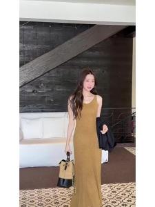 Slim U-neck Gold Thread Yarn Dress
