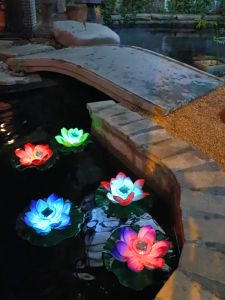 Lotus Solar Light Led Lampu Bunga Teratai LED Lampu Hias Bentuk Bunga Lotus Artificial Tahan Air Dekorasi Hiasan Kolam Taman Cantik Tenaga Surya