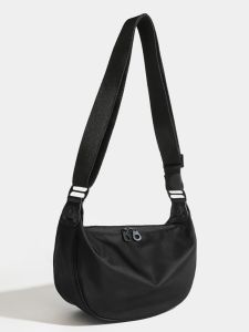 Trendy Oxford Cloth Crossbody Bag Large Capacity Single Shoulder Womens Bag Fashionable Tote Bag Casual Style Zipper Closure