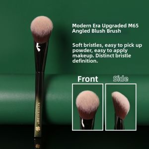 REVERSE | Slope-shaped Blush Brush