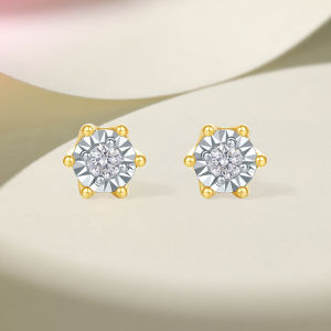 ZHOU LIU FU 周六福 18K/750 Gold Diamond Earrings Diamond Studs Fashion Dainty Jewelry for Women Her Anniversary Birthday W0915192
