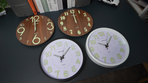 TaffHOME Jam Dinding Bulat Quartz Luminous Glow in The Dark 30cm