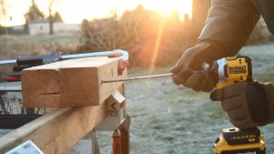 (Free replacement) DEWALT DCF887 Brushless Electric Impact Screwdriver 20V Electric Screwdriver Impact Drill Brushless motor Contains 2 batteries and 1 charger