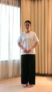 กางเกงปฏิบัติธรรมสีดำผ้าฝ้ายญี่ปุ่นเอวยางยืดขายาวและเสื้อแขนสั้นสีขาวนวลผ้าฝ้ายญี่ปุ่น ใส่สบาย ไม่ร้อน ใส่ได้ทั้งชาย-หญิง มี 3 ตัวเลือกสินค้า แบรนด์ผ้าขาวดาวรุ่ง