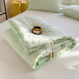 KAMONI | Washable Thin Quilt Suitable for All Seasons