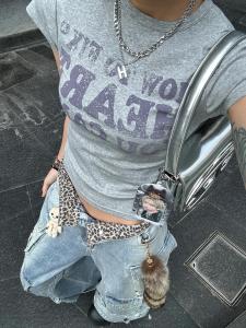 Áo Thun Tay Ngắn Phong Cách Mỹ Dành Cho Nữ Mùa Hè Thiết Kế Chữ in Hình Chữ Cái Nhỏ Màu Xám Ôm Vừa Vặn Dài Vừa Phải