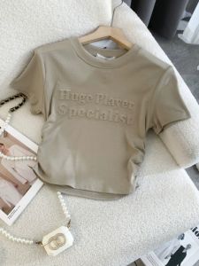 เสื้อยืดแขนสั้นทรงสามมิติสไตล์ย้อนยุคแบบอเมริกันสำหรับผู้หญิงในช่วงฤดูร้อนปี 2025 เสื้อเชิ้ตคอตตอนทรงตรงลายพิมพ์ที่สวมใส่สบาย