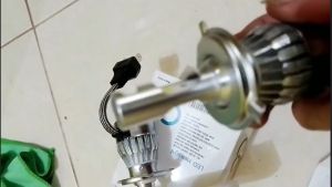 Bohlam LED Lampu Depan Mobil Avanza H4 12 Volt Tembus Hujan Headlight Lampu Utama Mobil Variasi LED Kaki 3 12V 36 Watt Super Paling Terang