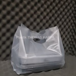 Kantong Plastik Dove 25x30 muat Mika Bento 4 Sekat isi 50 Softhandle Bag