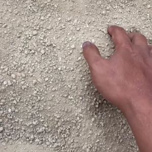 Sean Planters 5KG Premium Local Pond Mud 优质本地塘泥 (5公斤）Suitable for Lotus Micro Lotus Waterlily Aquatic Plants 适合荷花莲花微型碗莲小型荷花睡莲水生植物荷塘泥泥土