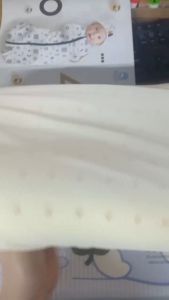 Gối cho bé bằng cao su KUKU KU2081 - Ruột gối: cao su non (Memory Foam)