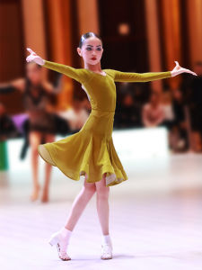 Conny Latin Dance Outfit Girls Competition Standard Uniform Dance Costume Children Performance Skirt Separate Design Sportswear