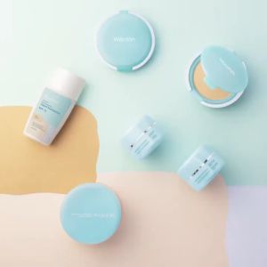 Wardah Everyday Luminous Two Way Cake 12 g - Bedak Dengan Hasil Matte Yang Halus Ringan Dengan Kandungan Vit E