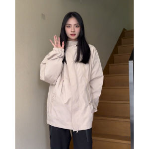 แจ็คเก็ตกันลมกันน้ำทรงหลวมสไตล์อเมริกันสำหรับผู้ชาย แจ็คเก็ตทรงหลวมฤดูใบไม้ร่วงปี 2024 แจ็คเก็ตกันลมกันน้ำแบบมีฮู้ดสำหรับผู้ชาย