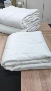 WHITE COMFORTER HOTEL QUALITY SOFT QUILT BLANKET DOUBLE QUEEN KING SIZE - MACHINE WASHABLE & NO PILL
