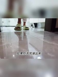 HM ซื้อ 1 แถม 1 พรมปูพื้น พรมเช็ดเท้า พรมห้องน้ำ พรมปูพื้นห้อง ผ้าเช็ดเท้า พื้นผ้าซับน้ำเช็ดเท้าได้ดีกันลื่น ขนาด 40*60 ซม. เสื่อปูพื้นห้องน้ำพรมปูพื้นห้องครัวเนื้อนุ่มแผ่นปูหน้าประตูตกแต่งพรมสำหรับห้องนอนตกแต่งบ้าน