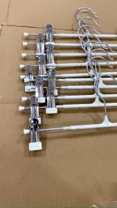 Móc 2 Kẹp Treo Quần Áo Đa Năng