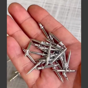 ตะปูสองหัว ไร้รอยต่อ ซ่อนหัวตะปู พร้อมปลอกเกลียว กันสนิม แบบเหล็กคาร์บอน สีเงิน เล็บ 100 ชิ้นพร้อมเครื่องมือติดตั้ง