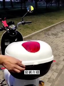 Bộ Khóa Cốp Xe Điện Xe Tay Ga Kèm 2 Chìa Khóa Và 4 Móc Kim Loại Phụ Kiện Khóa Phía Sau Xe Máy