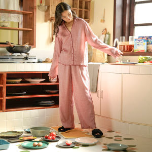 ชุดนอนผ้าฝ้ายสองชั้น ชุดอยู่บ้านสำหรับผู้หญิง แขนยาว คอวี กระดุมหน้า กระโปรงทรงเอ ลายพิมพ์ดอกไม้ สีพื้น