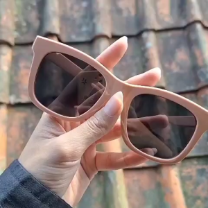 Kacamata Hitam Terbaru Wanita Kotak Sunglasses Fashion PLH37