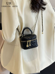 กระเป๋าสะพายข้างผู้หญิงพรีเมียม 2025 กระเป๋าทรงกล่องห้อยโซ่ขนาดเล็กหรูหรา กระเป๋าถือแบบมีซิป กระเป๋าสะพายข้างแบบลำลอง