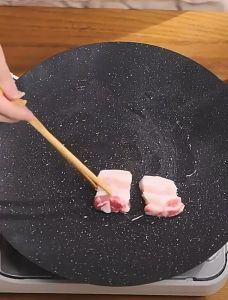 กระทะปิ้งย่าง ถาดปิั้งย่าง ทรงกลม เคลือบกันติด กระทะย่างเนย กะทะร้อน ถาดอบมัลติฟังก์ชั่น กะทะย่างเนย กระทะปิ้งย่างเกาหลี กระทะย่างเกาหลี กระทะทรงแบน กระทะเนื้อย่าง กะทะปิ้งย่างเกาหลี กระทะแคมป์ปิ้ง กระทะย่างเทปัน 28/30/34/38 ซม.