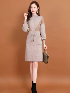 ชุดเดรสยาวถึงเข่าถักสำหรับผู้หญิง ฤดูใบไม้ร่วง/ฤดูหนาว เสื้อสเวตเตอร์แฟชั่นสำหรับใส่ด้านใน เสื้อคลุมกันหนาว คอวี แขนยาว