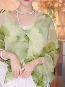 Khăn Choàng Lụa Nhẹ Du Lịch Chụp Ảnh Lá Phong Bãi Biển Đa Năng Thời Trang Chống Nắng Khăn Quàng Cổ Ấm Áp Khăn Choàng