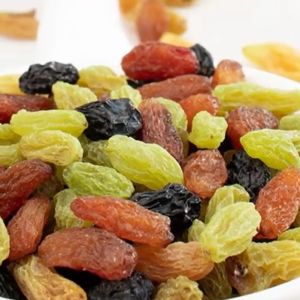 ลูกเกด 4สีซินเจียง  500กรัม ลูกเกดแห้ง สีเหลือง สีเขียว องุ่นแห้ง นำเข้าจากจีน ผลไม้แห้งจีน