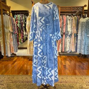 Ataya Dress by Dian Pelangi LIMITED EDITION Busana Muslim Baju Maxi Gamis Abaya Kaftan Gaun Outfit Busui Pesta Pernikahan Kondangan Lebaran Wanita Cantik Anggun Modis Modern Simple Elegan Mewah Model Korea Terbaru Motif Batik Abstrak Hand Made Kekinian