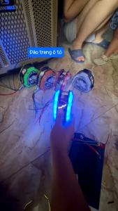 1 cái đèn nóc xe tải led thế hệ mới chạy điện 12v 24v cao cấp dùng lắp cho xe ô tô ben thùng đầu kéo