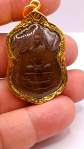 K688 จี้พระ เสมา หลวงปู่โต๊ะ ปี 18 วัดประดู่ฉิมพลี เนื้อ ทองแดง กรอบพระ ทองไมครอน ขนาด 4.5x3.0 cm