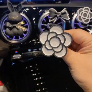 Trang trí cửa gió điều hòa nước hoa khuếch tán ô tô Couple 2022 - Nước hoa sáp thơm ô tô cao cấp