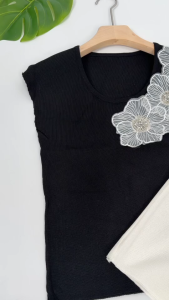 เสื้อไหมพรมแขนกุด แต่งดอกไม้(SP04)